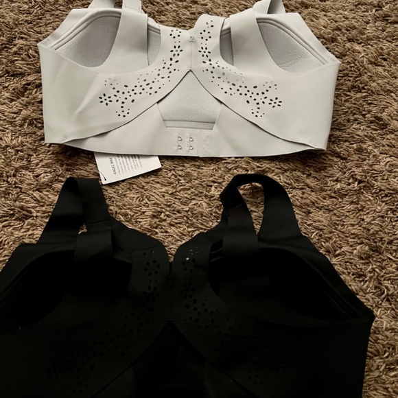 Victoria Secret 2 pack Sport Bras ( New) - Picture 2 of 3